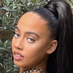 Lauren Bowry, 24 (Pop Singer)