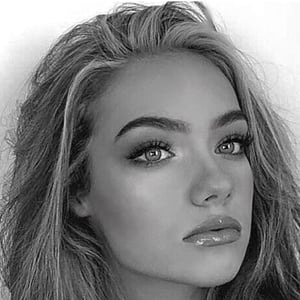 Lauren Burton, 22 (TikTok Star)