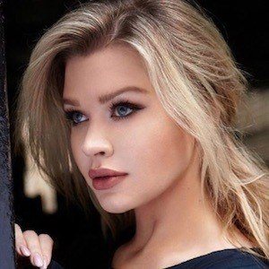 Lauren O'Leary, 38 (化妆师)