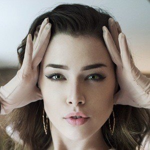 Lauren Summer Barrett, 31 (Modella)