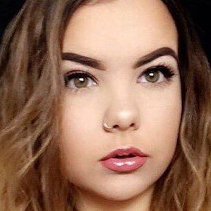 Lauren Thalia, 25 (Pop Singer)