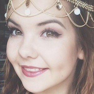 Lauren Thalia, 25 (流行歌手)