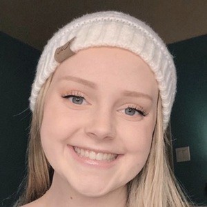 LaurenMae16, 24 (TikTok Star)