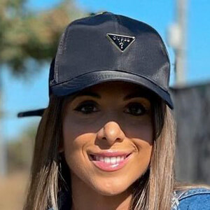 laurimathteacher, 33 (TikTok Star)