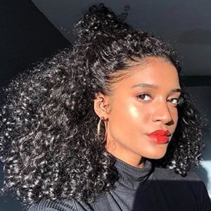 Laurscurls, 26 (YouTuber)