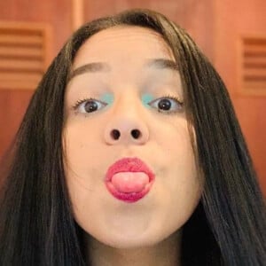 Laurysa Victoria image 7