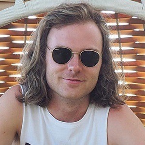 Lawson Reeves, 34 (魔術師)