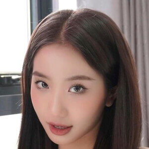 Le Thi Khanh Huyen image 7
