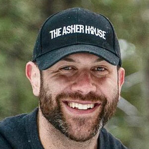 Lee Asher, 37 (Instagram Star)