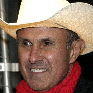 Lee Baca, 83 (政治家)