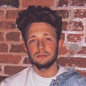 Lee Brown, 29 (Cantante pop)