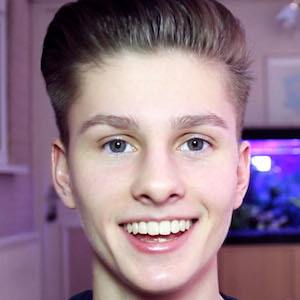 Lee Hinchcliffe, 26 (YouTube Star)
