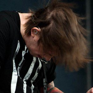 Lee Malia, 36 (Guitarrista)