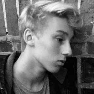 Leif Lunburg, 22 (Pop Singer)