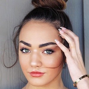 Leila Bauer image 6