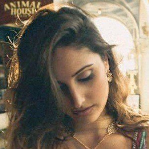 Leila Pari, 28 (流行歌手)