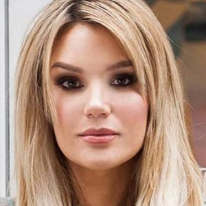 Lena Kovacevic, 43 (流行歌手)