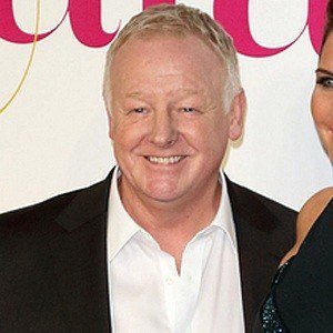 Les Dennis, 70 (喜剧演员)