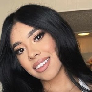 Lesley Jimenez, 25 (Estrella de TikTok)
