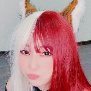 Lesli Sayl, 28 (TikTok Star)