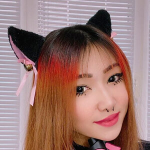 Lesli Sayl, 28 (TikTok Star)