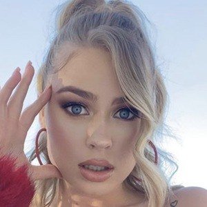 Leslie Hannah Belle, 28 (Instagram Star)