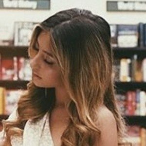 Leslie Hernandez image 2