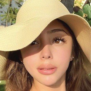 Leslie Hernandez image 5