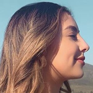 Leslie Hernandez image 8