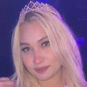 Leslie Natasha, 21 (TikTok Star)