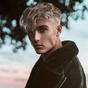 Levy Van Wilgen, 28 (Instagram Star)