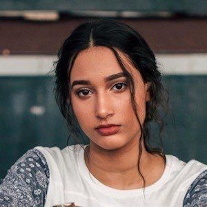 Lexi Davila, 28 (流行歌手)