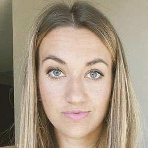 Lexi Hayden, 32 (Pop Singer)