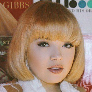 Lexi Lauren, 23 (Country Singer)