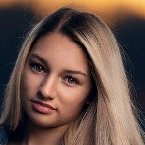 Lexi Schwab, 19 (TikTok Star)