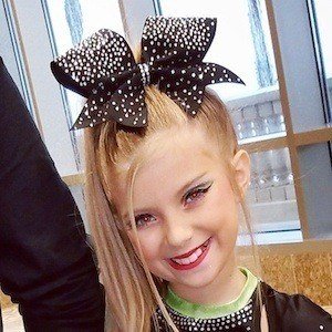 Lexi Smith, 19 (TikTok明星)