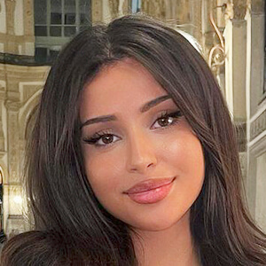 Leyla Melina, 21 (Instagram明星)