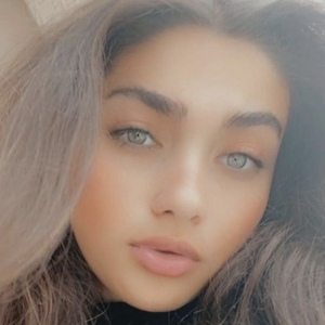 Lia Sadi, 22 (TikTok Star)