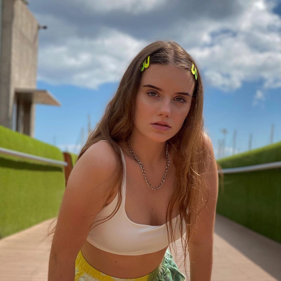 Lia Sikora, 23 (TikTok Star)