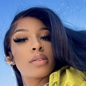 lightskinkim, 32 (Instagram Star)