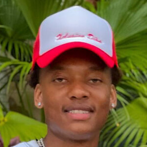 lildezzz0, 25 (TikTok Star)