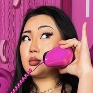 Lili Han, 30 (TikTok明星)