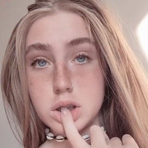 Lili Hanzel, 24 (TikTok Star)