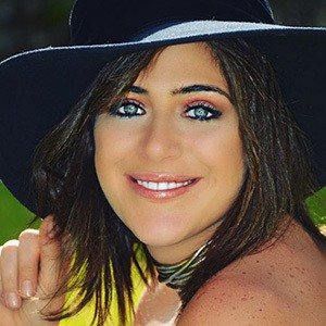 Lili Musi, 38 (現實之星)