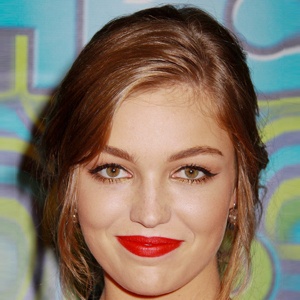 Lili Simmons, 32 (Attrice TV)