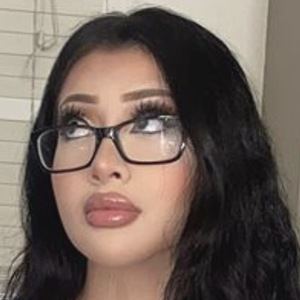 Liliana Hearts, 26 (Instagram明星)