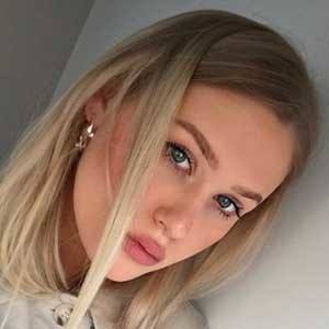 Lilly Ahlberg, 29 (YouTube Star)