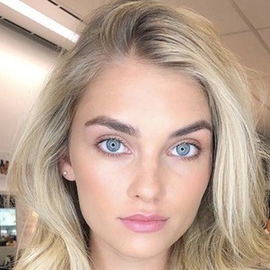 Lilly Moreau, 25 (Modell)