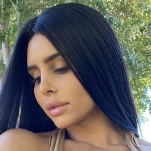 Lily Adrianne image 3