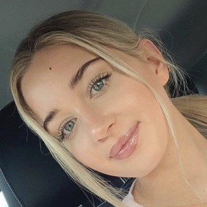 Lily Bowman image 2